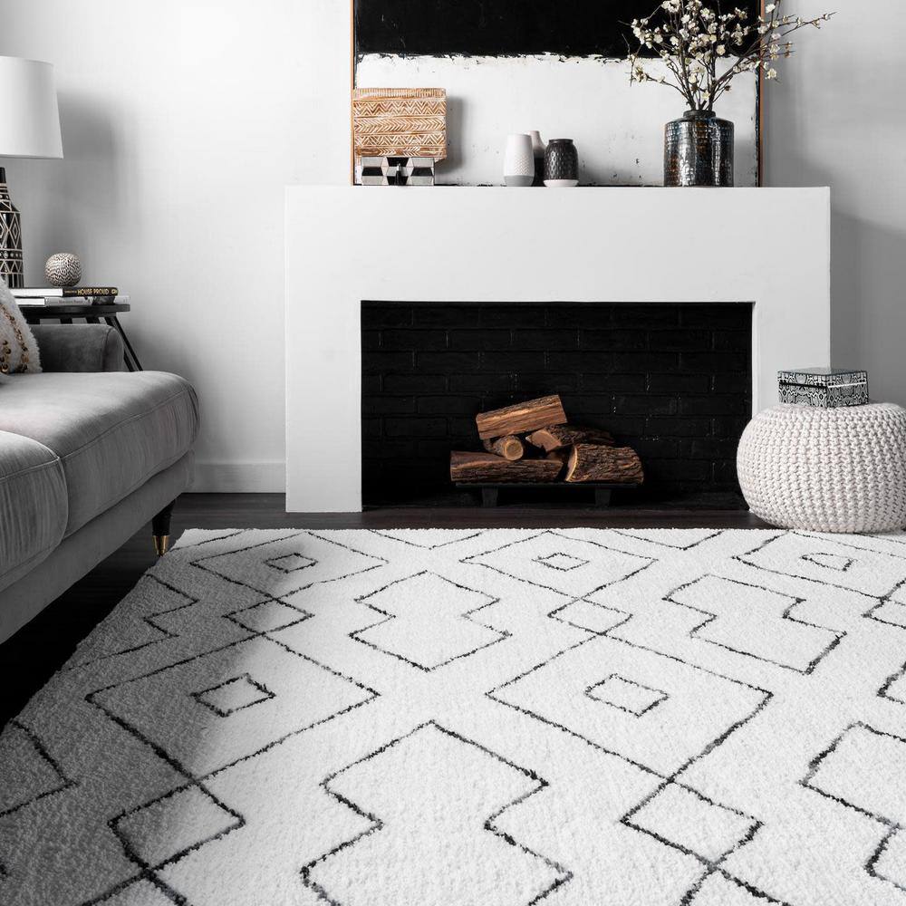 Luxurious White Geometric Tufted Square Shag Rug, 6'