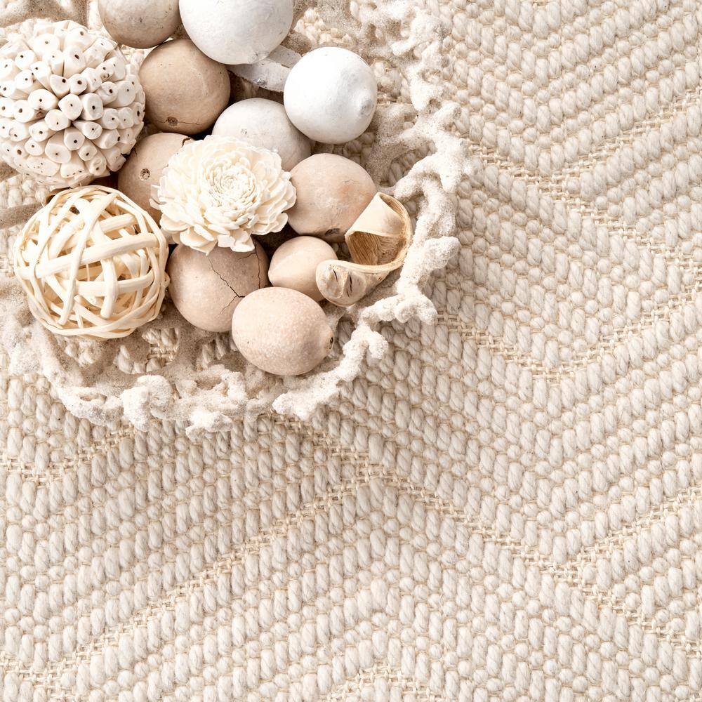 Handcrafted 4' x 6' Cream Wool and Sisal Blend Area Rug