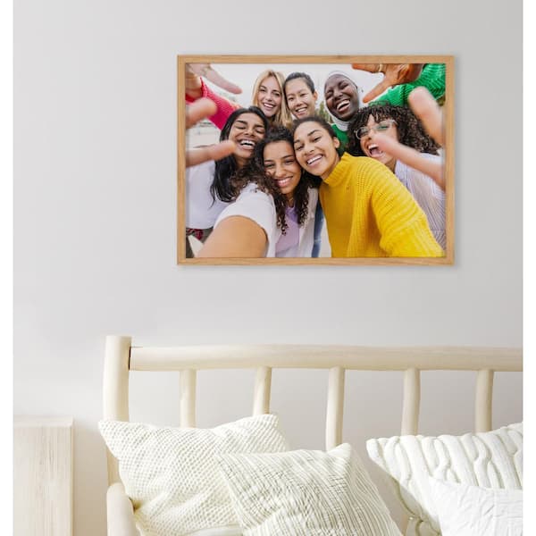 women with little girl in a picture frame Stock Photo - Alamy