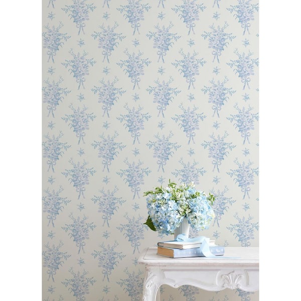 Rosie Arrangements Icey Winters Bouquet Toss Wallpaper