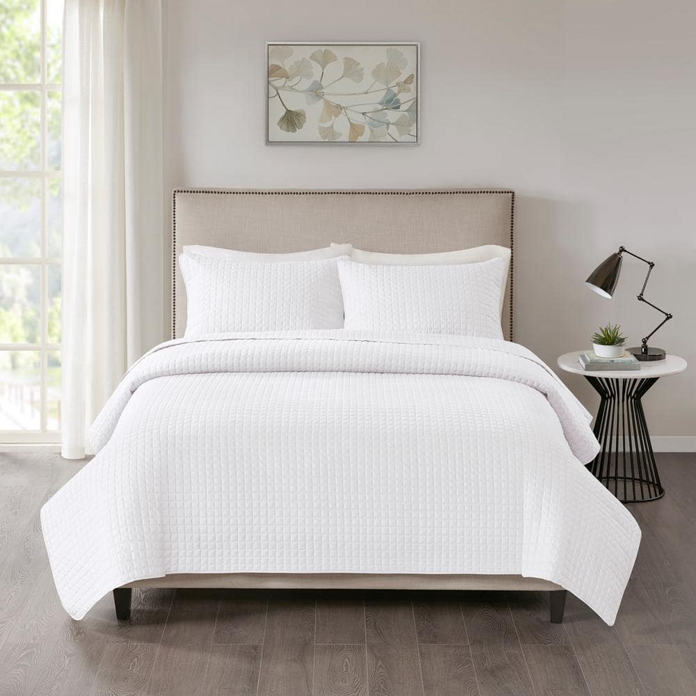 White Full Microfiber Reversible Quilt Set with Textured Detailing
