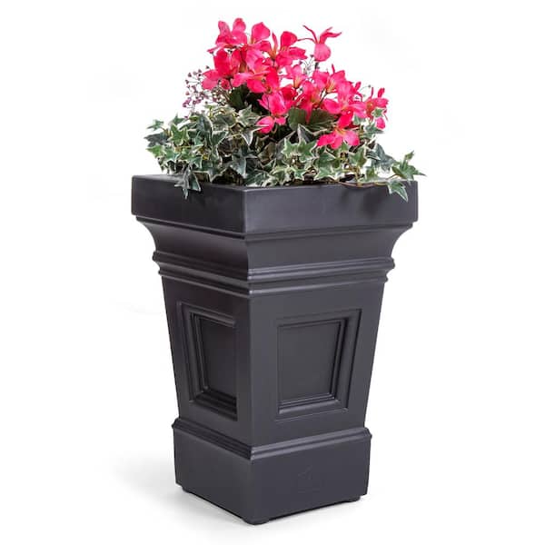 Step2 Atherton Large 24 in. H x 15.5 in. W x 15.5 in. D Black Onyx Resin Square Indoor/Outdoor Planter