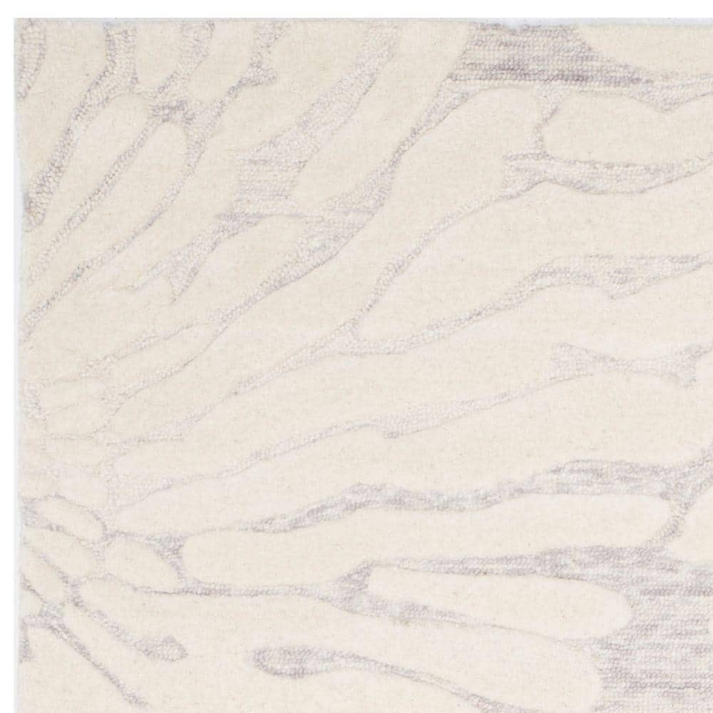 Hand-Tufted Silver/Ivory Wool Rectangular Area Rug, 4' x 6'