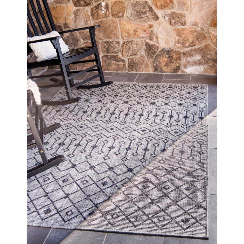 Light Gray/Blue Synthetic 4' x 6' Outdoor Trellis Rug