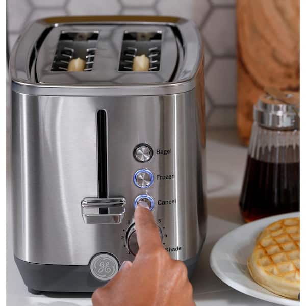 https://images.thdstatic.com/productImages/6ea514ba-1a41-4d8f-bc47-135267bd06f9/svn/stainless-steel-ge-toasters-g9tma2sspss-77_600.jpg
