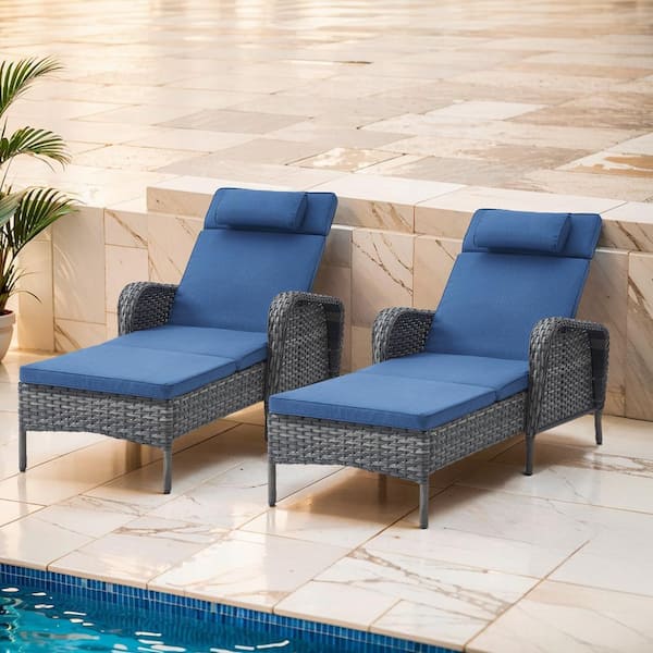 ArcoBay 2-Piece Gray Wicker Outdoor Chaise Lounge Rattan Chaise Lounge with Olefin Navy Blue Cushions