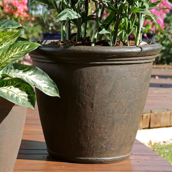 24 in. Rust Anjelica Resin Outdoor Flower Pot Planter (2-Pack)