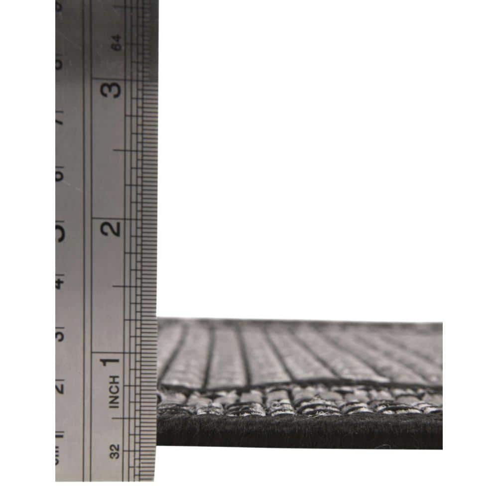 Gray Synthetic 6' Round Outdoor Easy-Care Rug