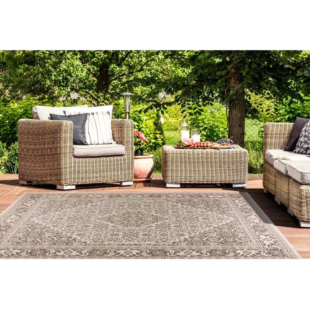 Dahlia Gray and Black Medallion Outdoor Area Rug