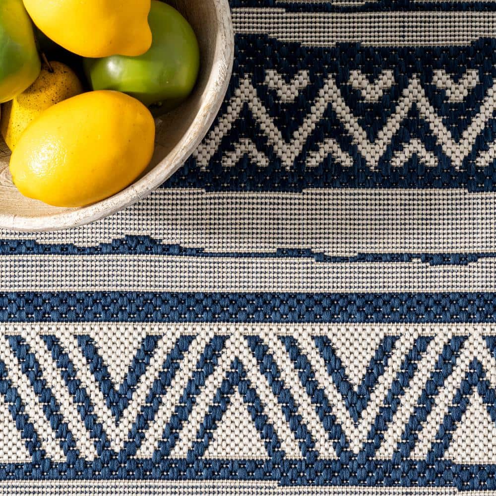 Navy Stripe Easy-Care Synthetic Indoor/Outdoor Rug 4' x 6'