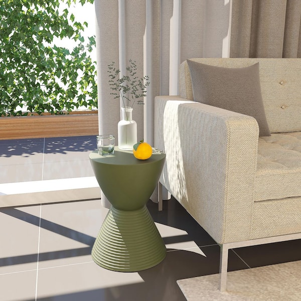 Leisuremod Boyd Modern Round Plastic Contemporary Lightweight Side End Table 11.25 in. Olive Green