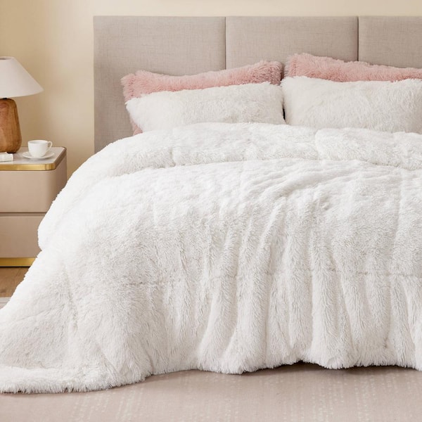 Intelligent Design Leena 3-Pieced Ivory Polyester Full/Queen Shaggy Long Fur Comforter Set