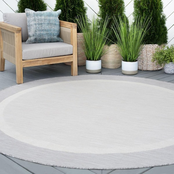 Eco Solid Border Gray 6 ft. Round Indoor/Outdoor Area Rug