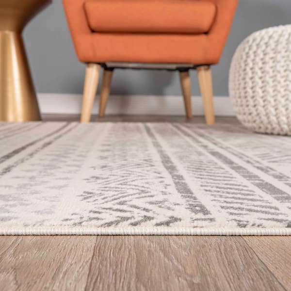 Monaco Gray 5 ft. x 7 ft. Geometric Bohemian Design Oval Area Rug