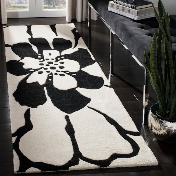 Soho Black/White 3 ft. x 8 ft. Floral Runner Rug
