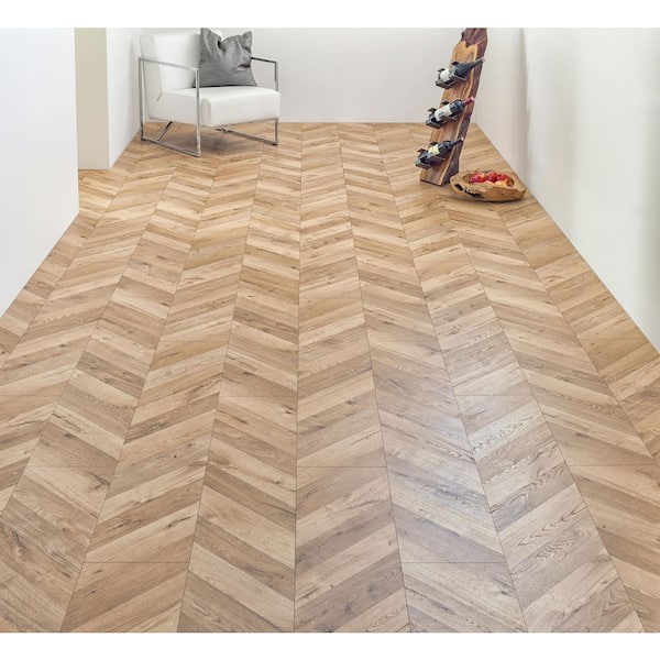 Krono Original Oak Fortress Rochesta 8mm T x 9.6 in. W Laminate Wood Flooring (29.06 sq. ft./case)