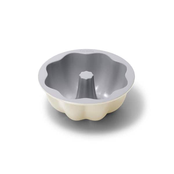 Ceramic Non-Stick Fluted Cake Pan, 9.5" Cream