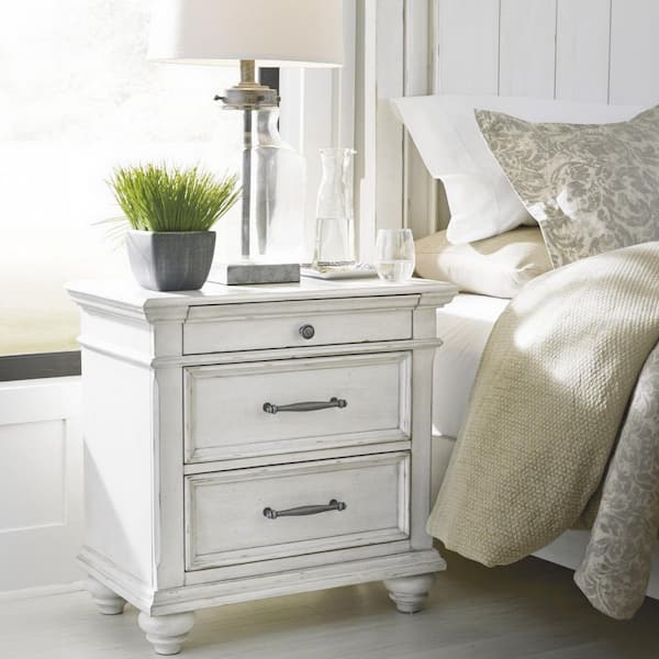 Kanwyn Distressed White 3 Drawer Nightstand