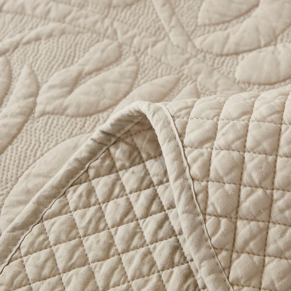 Khaki Cotton Queen Reversible Floral Quilt Set