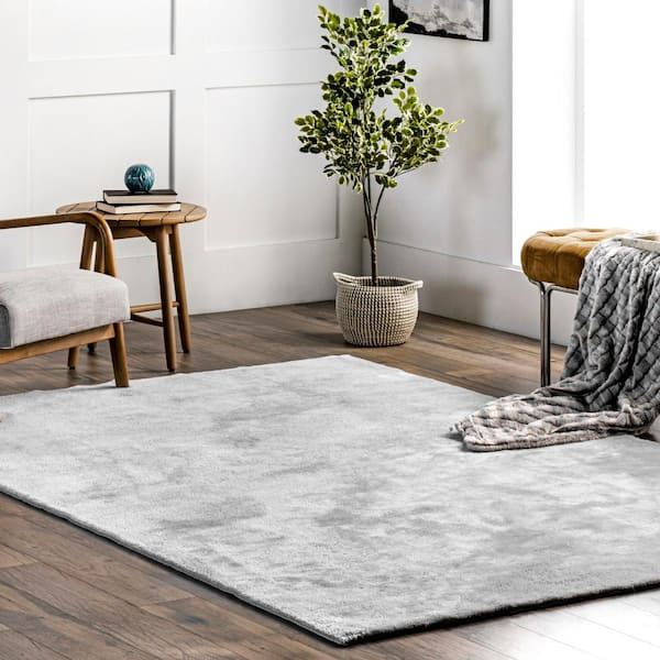 Loni Machine Washable Light Grey Doormat 3 ft. x 5 ft. Solid Shag Area Rug
