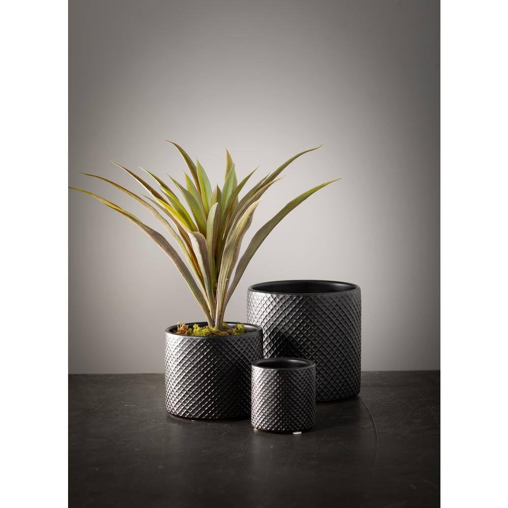 Sleek Modern Black Ceramic Pot Trio, 3"-5.75"H Patterned Exterior