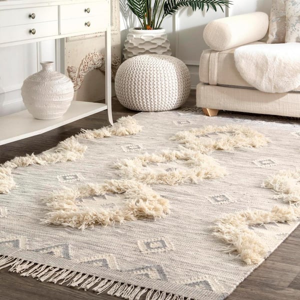 Savannah Moroccan Fringe Light Gray 5 ft. x 8 ft. Area Rug