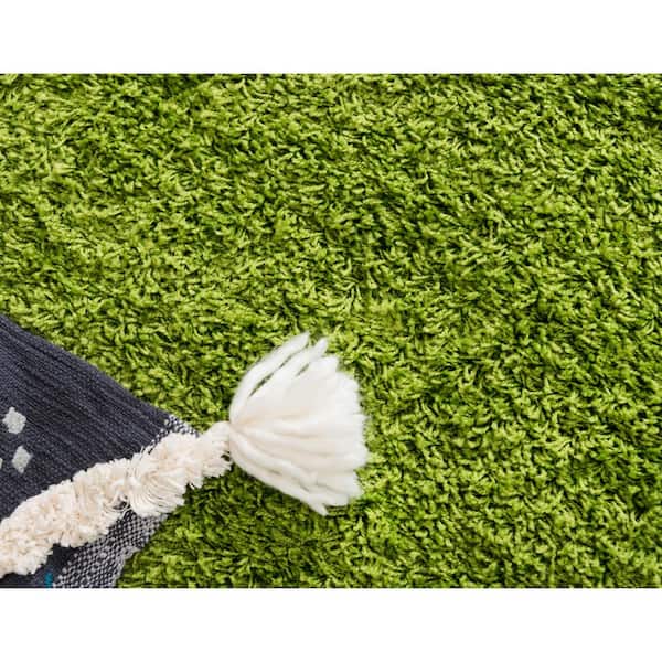 Solid Shag Grass Green 16 ft. Runner Rug
