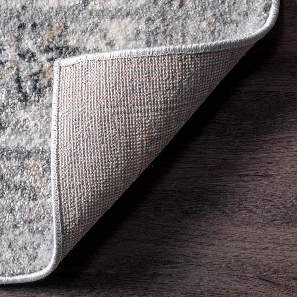 Gray 4' x 6' Synthetic Medallion Area Rug