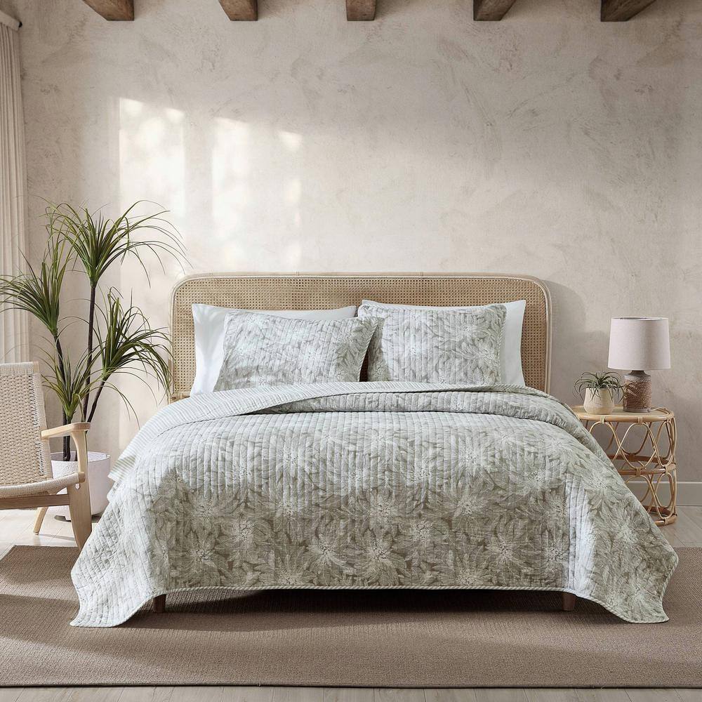 Makena Full/Queen Brown Cotton Reversible Quilt Set with Botanical Print