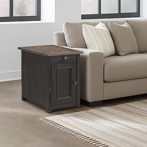 Signature DESIGN BY ASHLEY Tyler Creek 14 Grayish Brown/Black