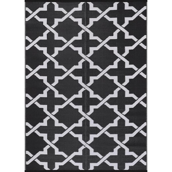 Lightweight Trellis Black/White 6 ft. x 9 ft. Reversible Plastic Indoor/Outdoor Area Rug