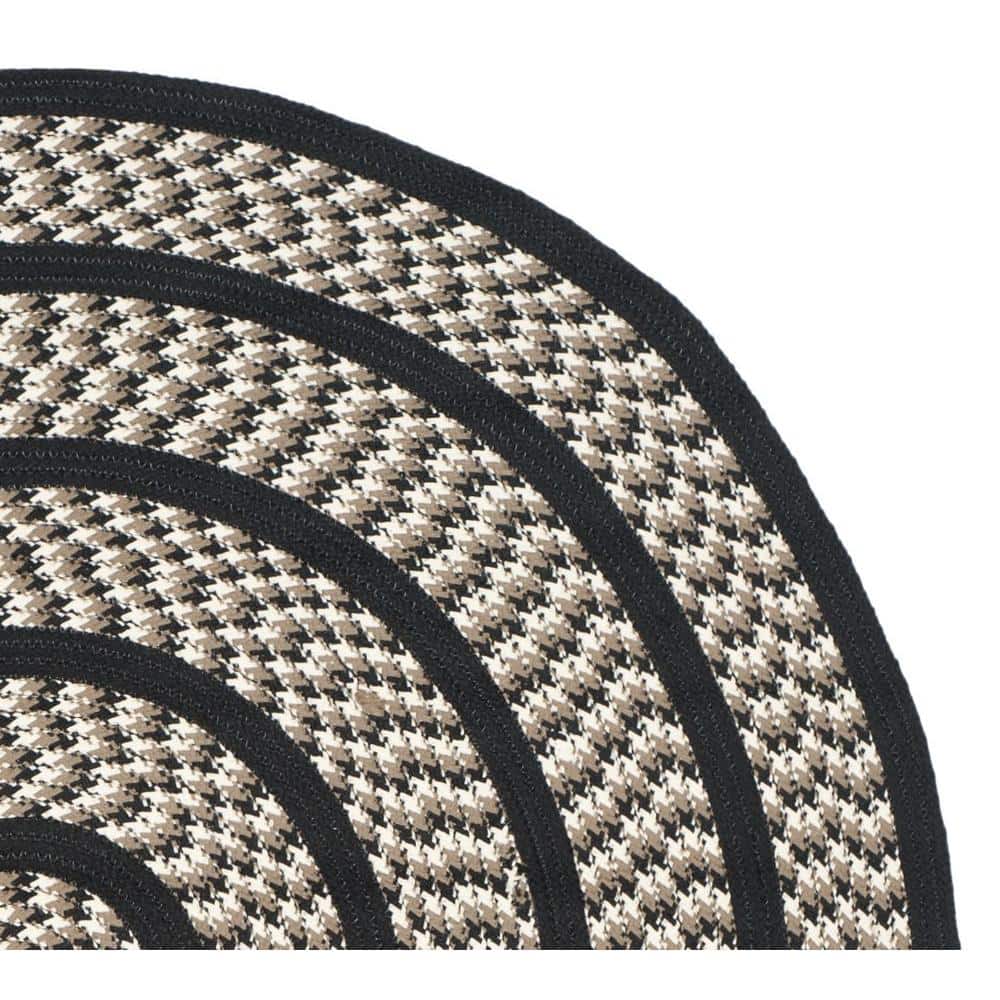 Handmade Oval Ivory and Black Braided Synthetic Rug 3' x 5'