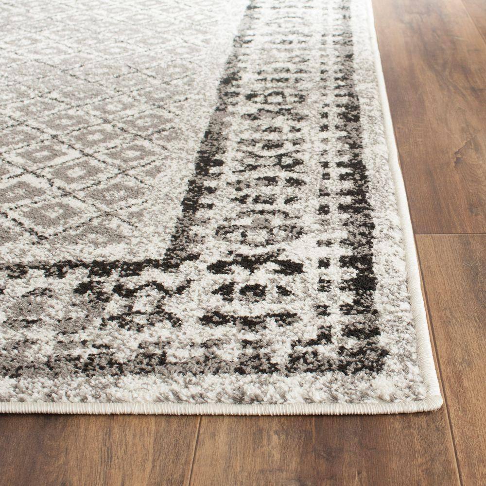 Ivory Soft Diamond Lattice 3'x5' Reversible Synthetic Rug
