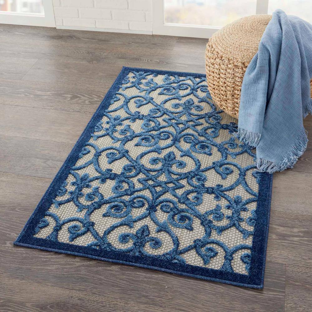 Aloha Grey/Blue Floral Indoor/Outdoor 2'8" x 4' Area Rug