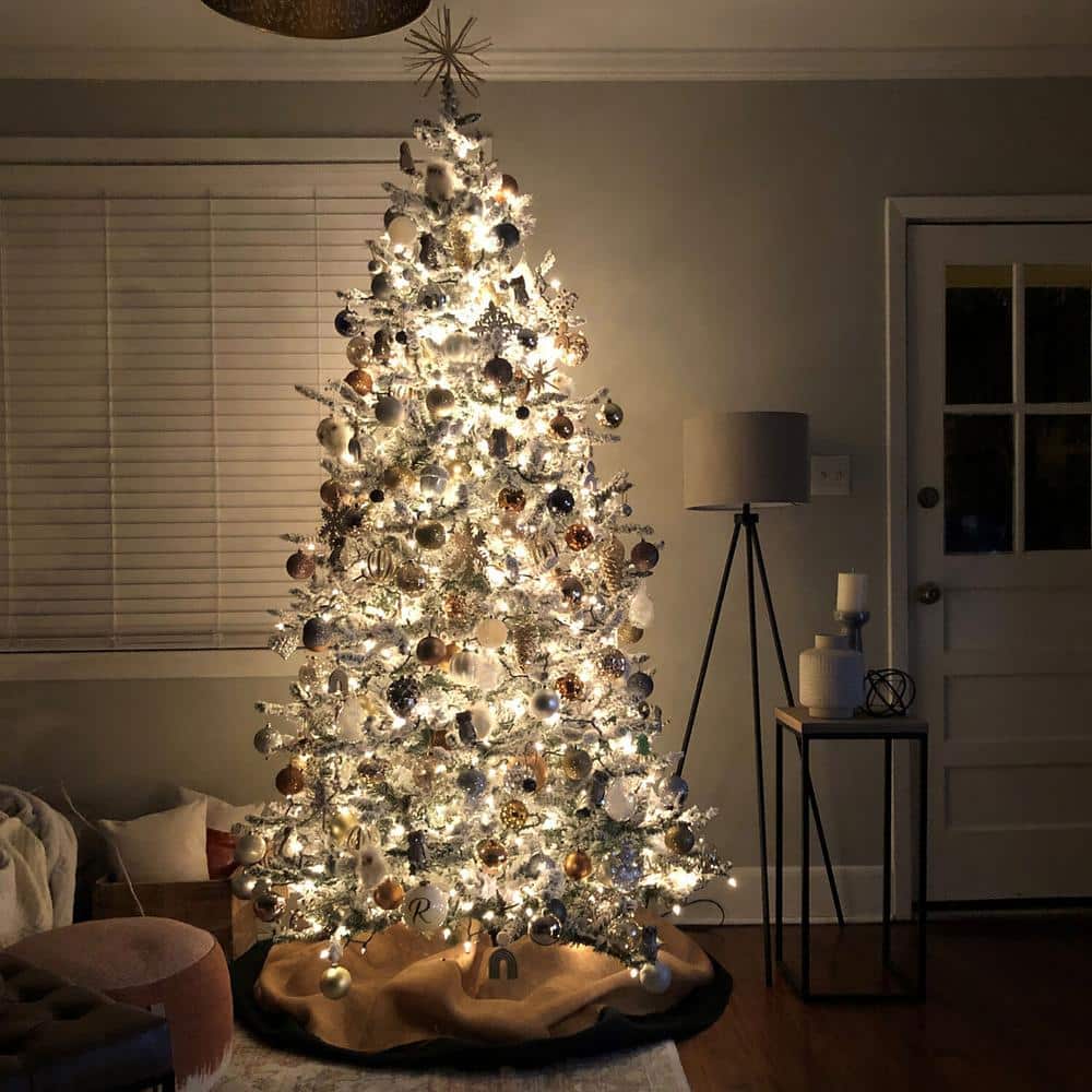 7.5 ft Flocked Pine Valley Artificial Christmas Tree