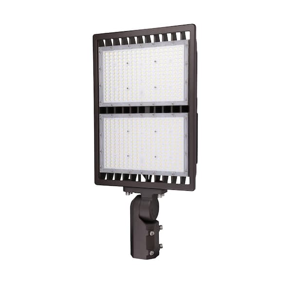 Halco Lighting Technologies 300-Watt Slipfitter Line Voltage Bronze Outdoor Integrated LED Large Landscape Flood Light, Daylight