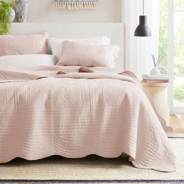 Marino Blush Microfiber Full/Queen Scalloped Edge Quilt Set