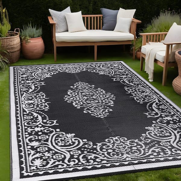10 X 13 Black White Lightweight Medallion Reversible Plastic Indoor Outdoor Area Rug