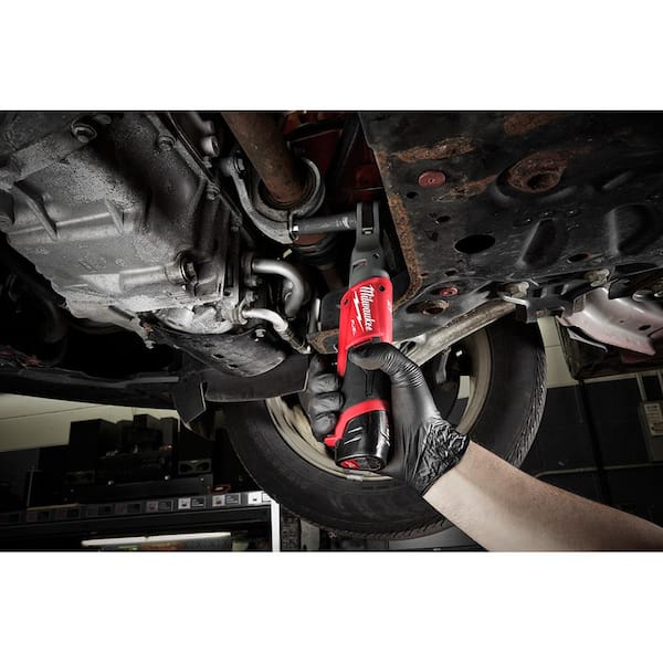 Milwaukee - M12 FUEL 12V Lithium-Ion Brushless 3/8 in. Cordless Ratchet Kit with (2) 2. 0Ah Batteries, Charger, Bag & 3/8 Ratchet