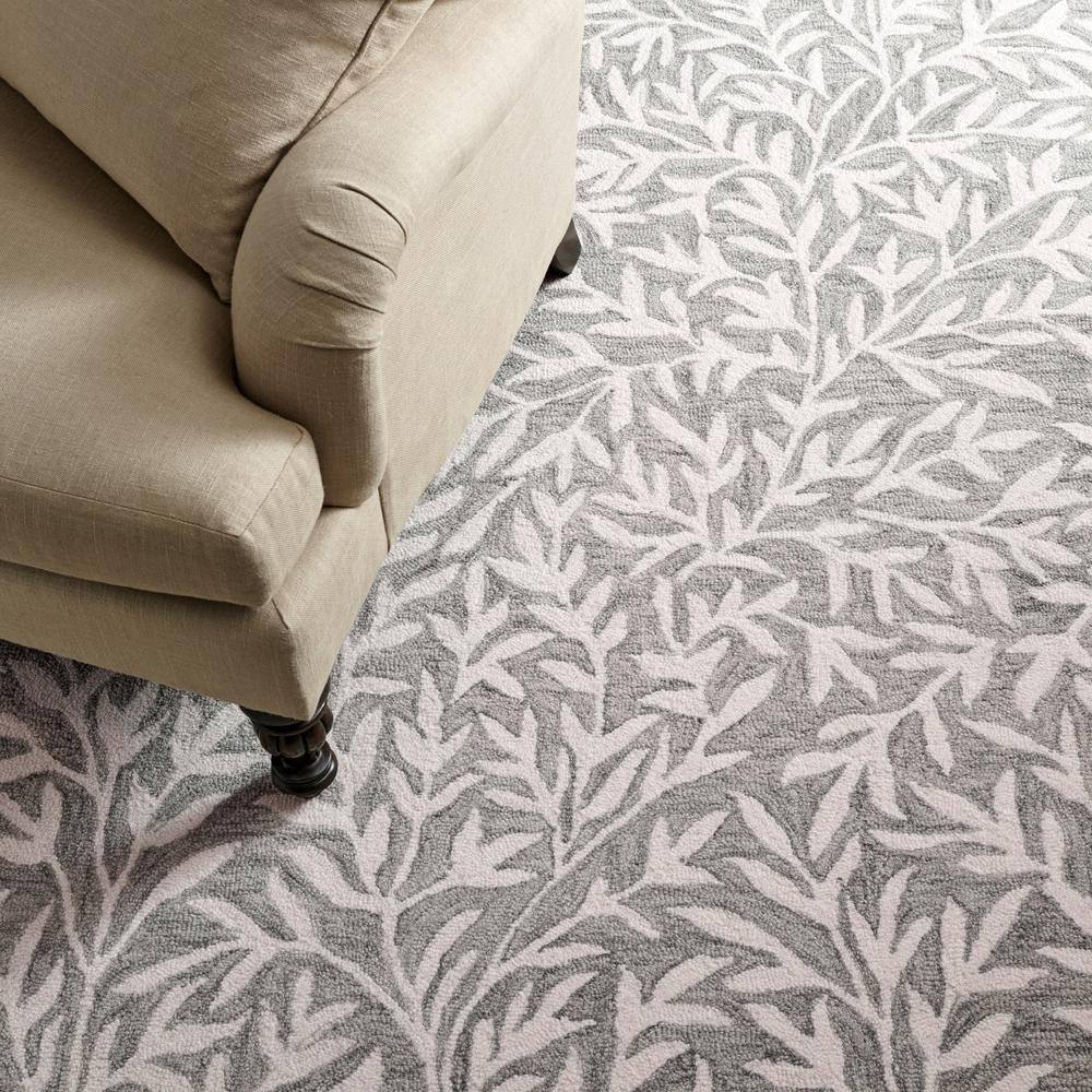 Grey and Ivory 4' x 6' Handmade Tufted Wool Area Rug