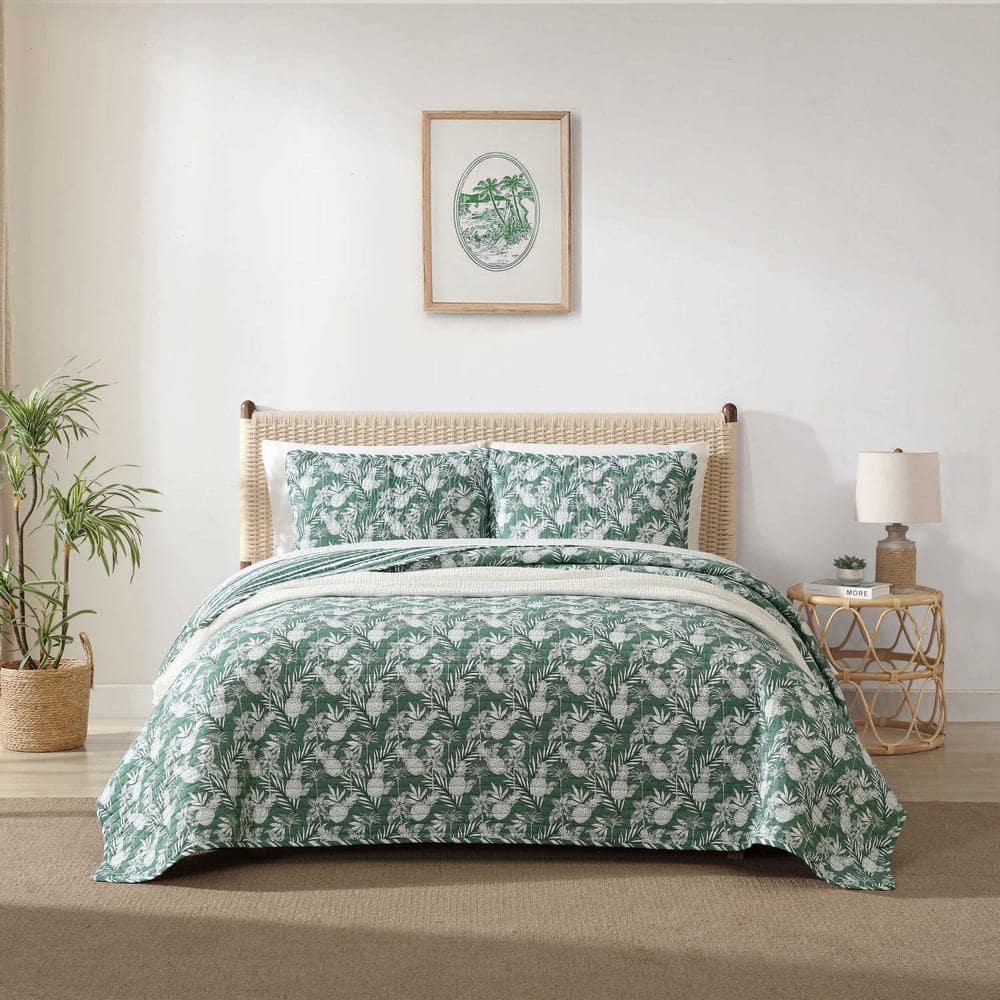 Tommy Bahama Pineapple Venture 2-Piece Green Reversible Cotton Twin Quilt Set