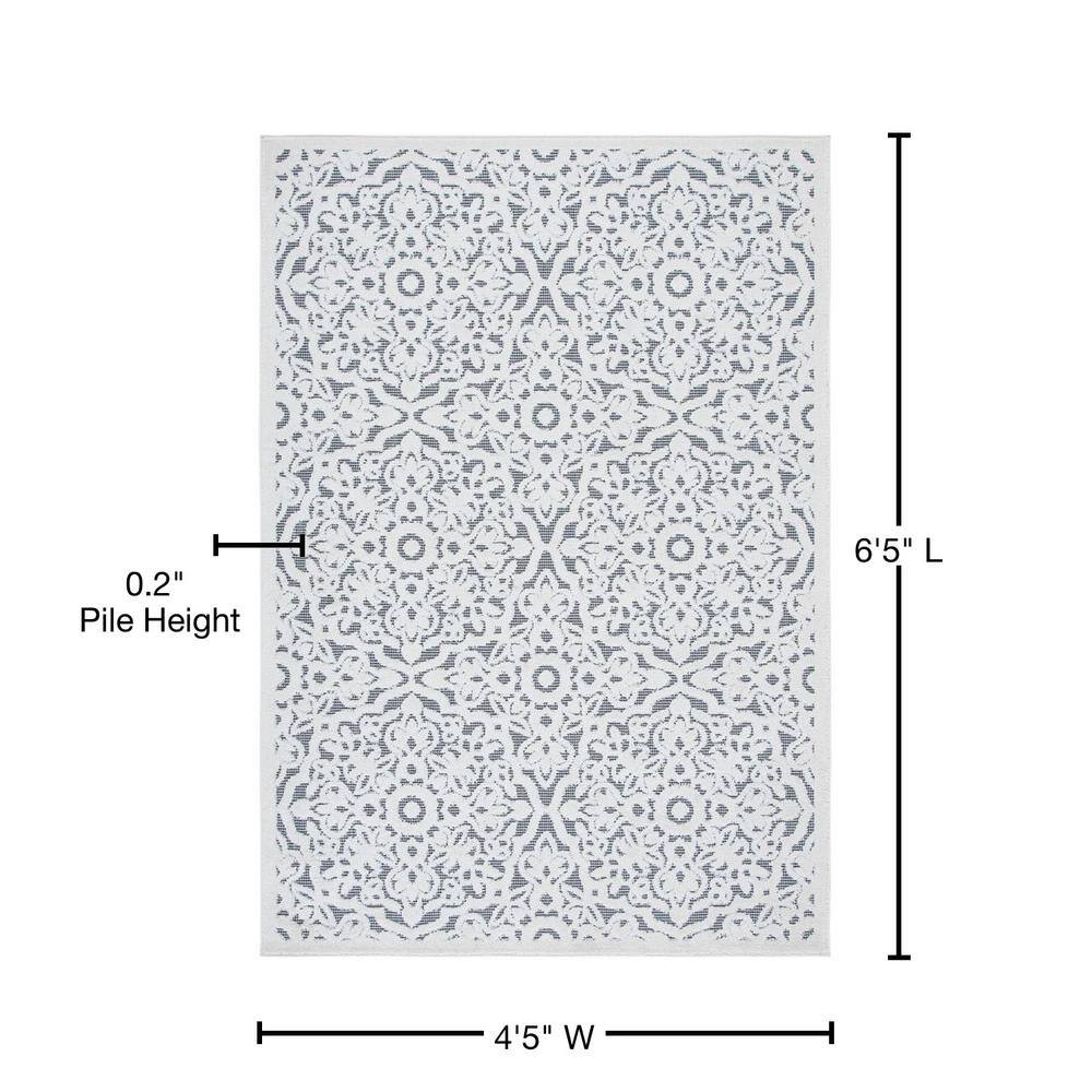 Ivory and Grey Floral Synthetic Indoor/Outdoor Area Rug 4'5" x 6'5"