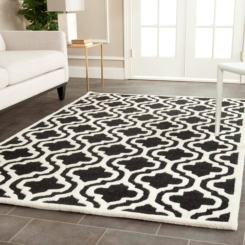 Black and Ivory Hand-Tufted Wool 8' x 10' Rug
