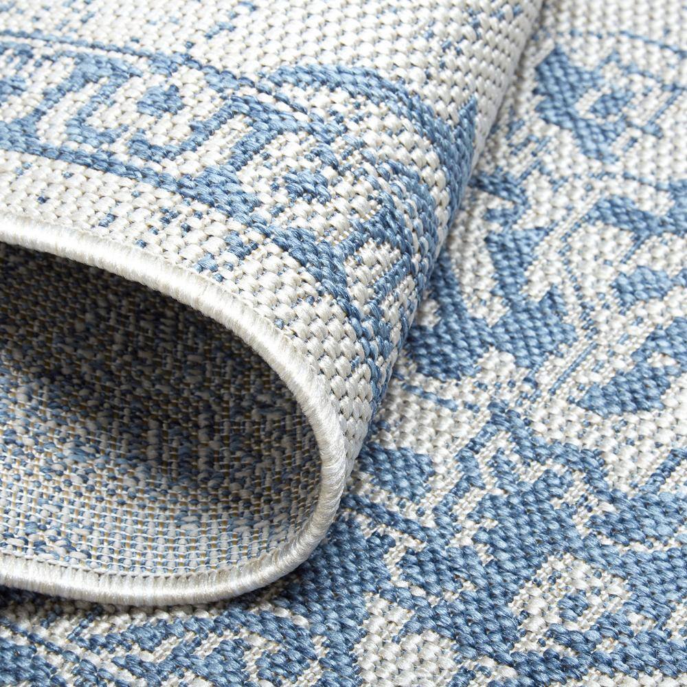 Grey and Blue Medallion Synthetic Indoor/Outdoor Rug