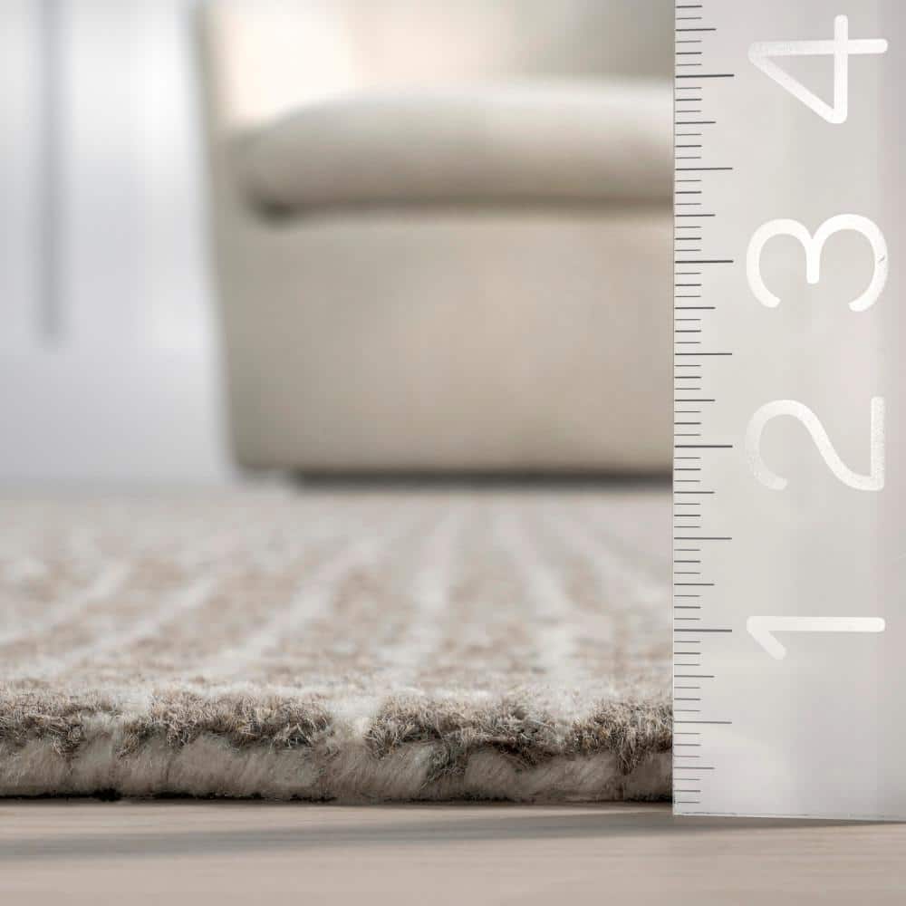 Gray Hand-Tufted Wool Rectangular Area Rug 5' x 8'