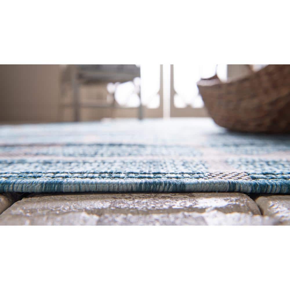 Light Aqua Rectangular Stain-Resistant Outdoor Rug 4' x 6'