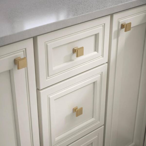 Liberty Classic Square 1 1 9 In 28 Mm Champagne Bronze Cabinet Knob 25 Pack P37502c Cz K2 The Home Depot