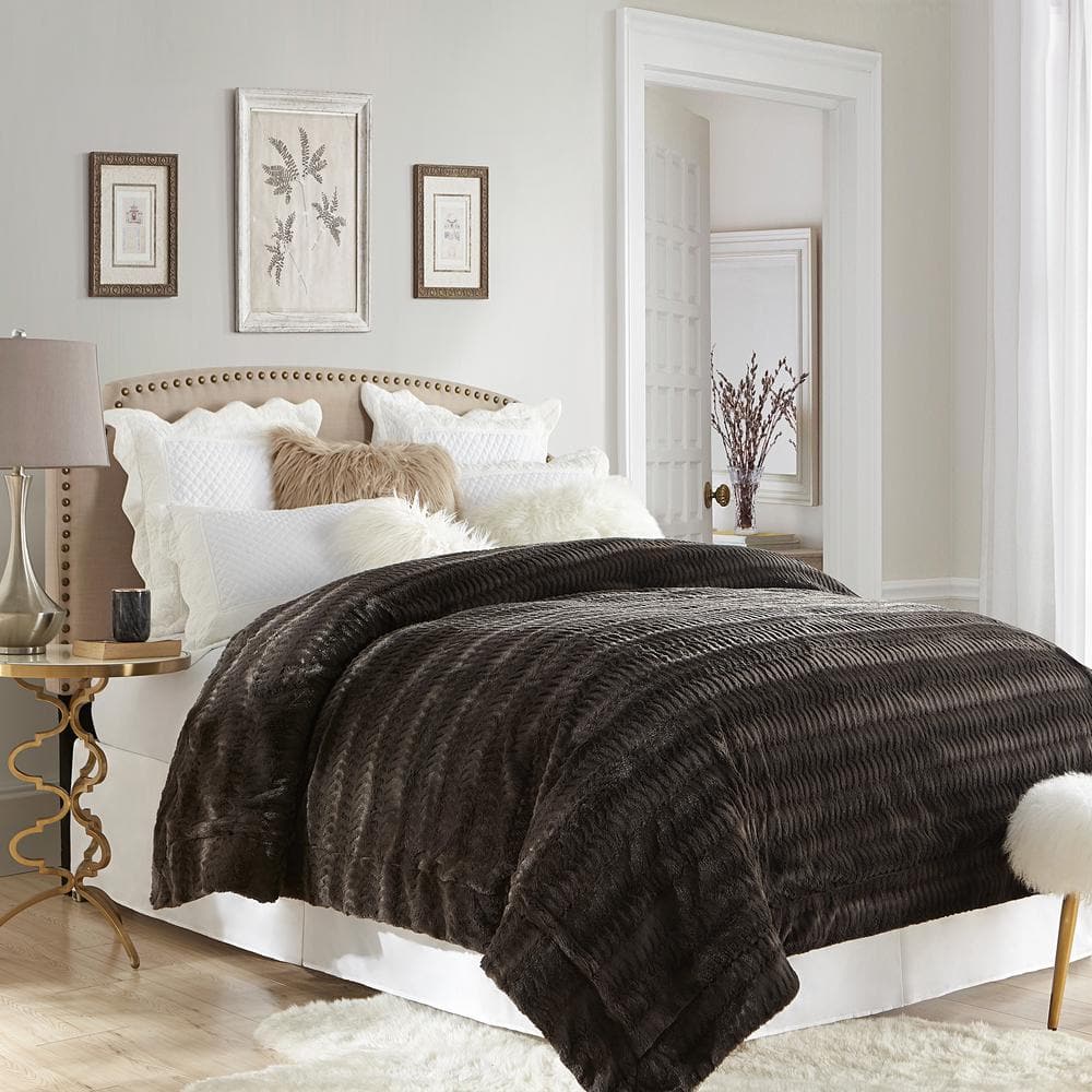 Twin Reversible Sherpa Faux Fur Blanket in Luxurious Colors