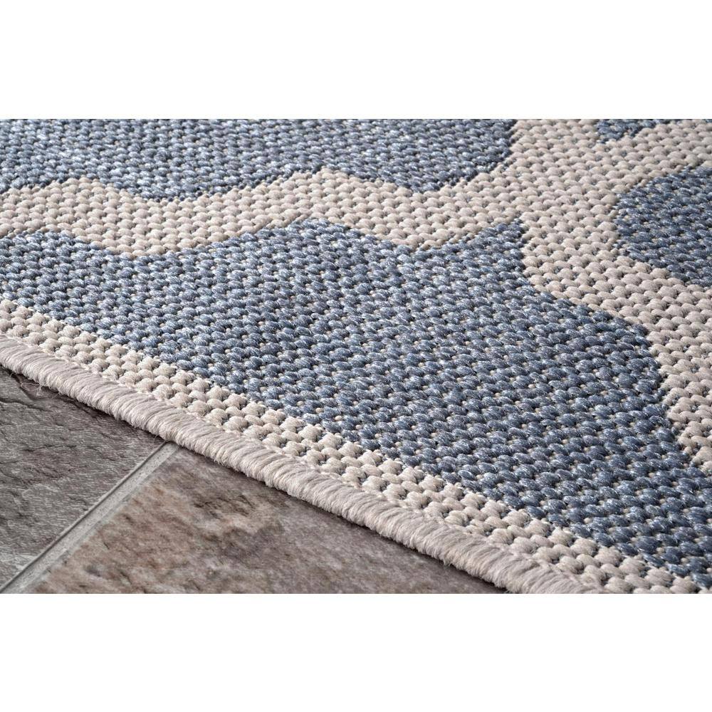 Blue Trellis 2' x 3' Synthetic Non-slip Accent Rug