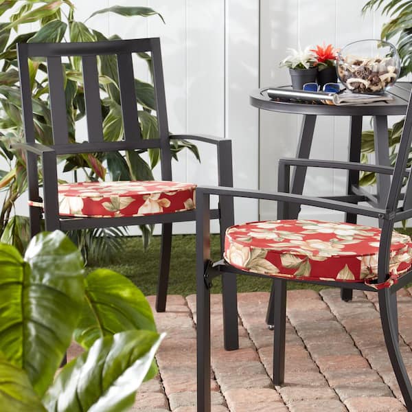 https://images.thdstatic.com/productImages/707c487d-9561-4e6a-9af2-9ebf4eae83ec/svn/greendale-home-fashions-outdoor-dining-chair-cushions-op1150s2-romafloral-c3_600.jpg